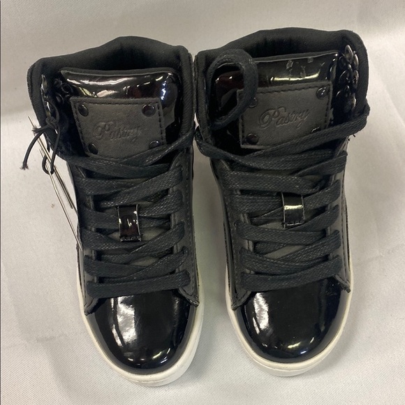 Pastry Dance Sneaker, size 10 toddler - Picture 2 of 6